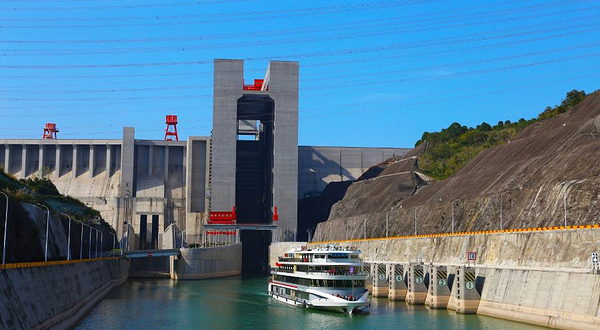 三峡垂直升船机