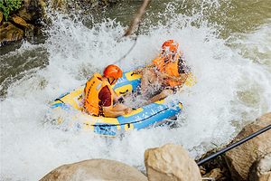 汤公山峡谷探险漂流