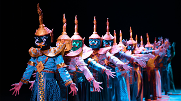 琅勃拉邦佛光舞台秀