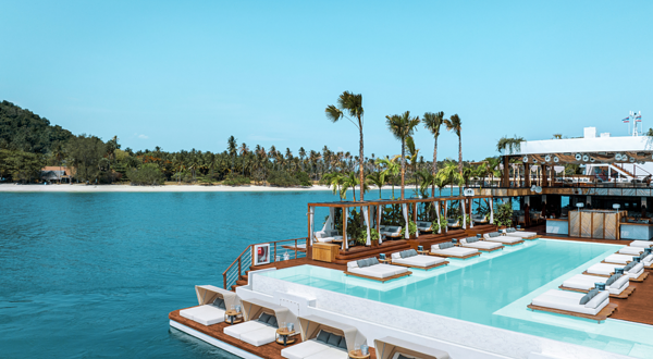 普吉岛YONA海滩俱乐部