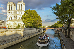 Vedettes de Paris塞纳河游船