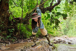 基诺山普希老寨雨林徒步
