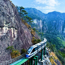 大觉山悬崖动车