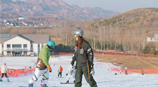 青岛融创藏马山滑雪场