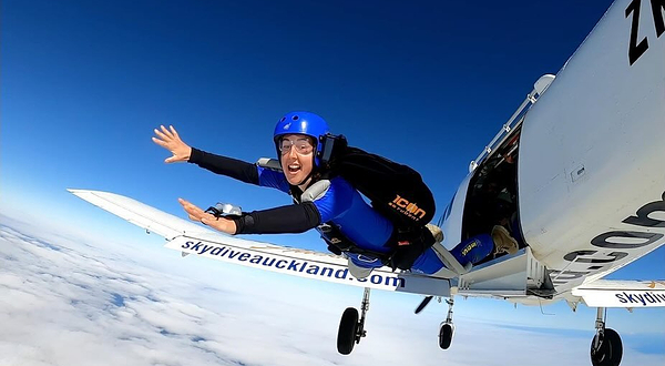 奥克兰高空跳伞