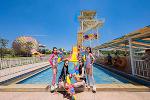 黄河谷马拉湾海浪浴场