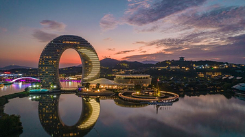 湖州太湖月亮温泉酒店灯光秀