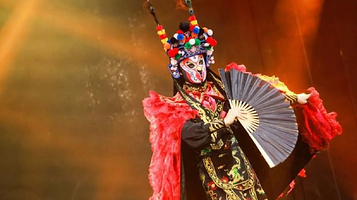 高明飞天大马戏