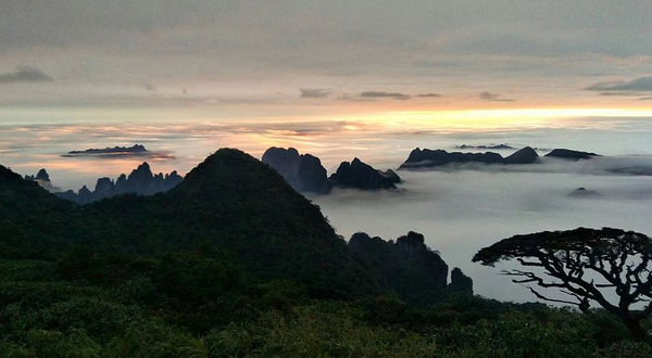 金秀圣堂山景区