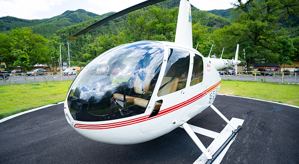 月亮湾鱼鳞坝直升机游览基地