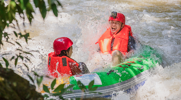 百色大王岭漂流景区