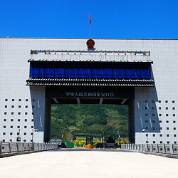 鸭绿江国门景区