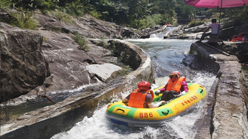 水精灵儿童漂流