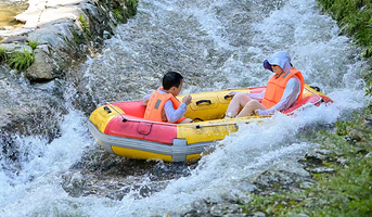 源芳大峡谷漂流