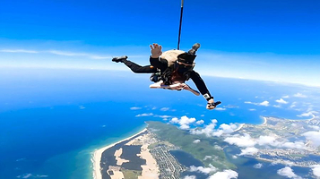 头号玩家日月湾海景跳伞基地