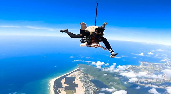 头号玩家日月湾海景跳伞基地