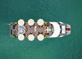 Pamela号下龙湾游船