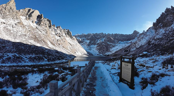 莲宝叶则景区