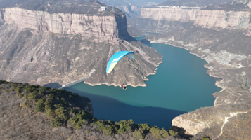 新乡辉县滑翔伞飞行基地