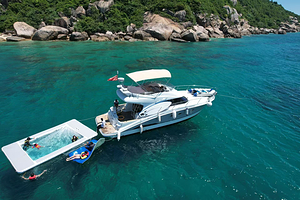 铭风游艇俱乐部(石梅湾店)