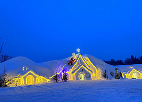 熊窝窝雪屋乐园