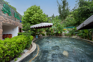 华宁象鼻温泉度假村