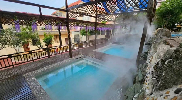 花果山半山半城温泉