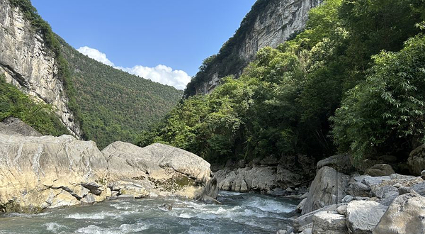 道真凌霄河漂流