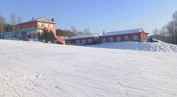 玉泉玉峰滑雪场