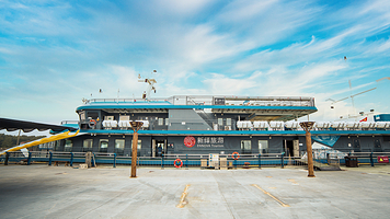 老龙头码头游船