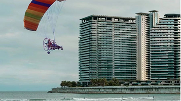 万宁日月湾动力滑翔伞营地