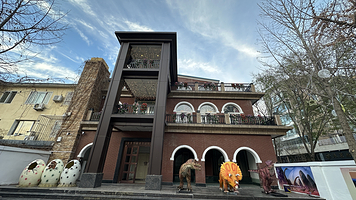 朝阳伏龙域化石博物馆