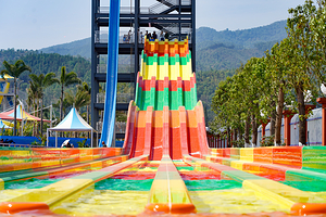 陇川欢乐水世界