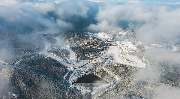 云上草原滑雪场