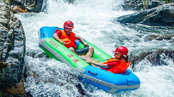 通道龙底河漂流