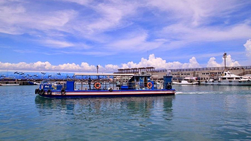 小琉球蓝鲸号 海底观光玻璃船