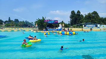 在水一方水上乐园