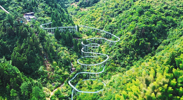 在云端山野乐园