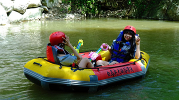 霍山白马尖大峡谷漂流