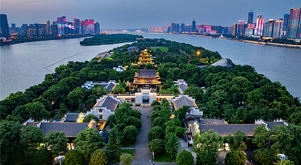 橘子洲江天暮雪实景剧场