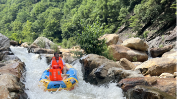 青峰大裂谷漂流