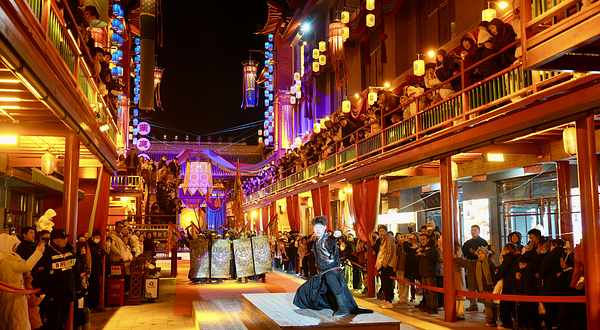 袁家村·烟霞巷沉浸式主题街区