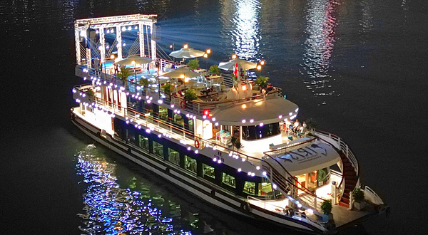 IRIS号下龙湾游船