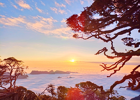 金秀圣堂山景区
