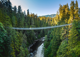 卡皮拉诺吊桥公园