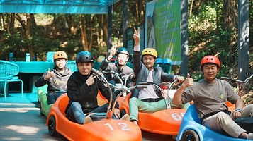 山谷空中玻璃漂流