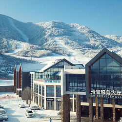 鳌山滑雪度假区