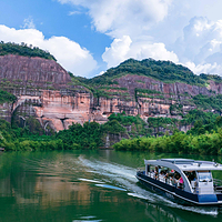 丹霞山水上丹霞