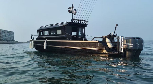 海阔天空游艇海钓观光