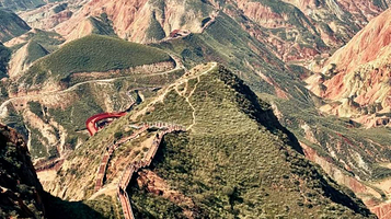 兰州水墨丹霞旅游景区-丹顶揽胜